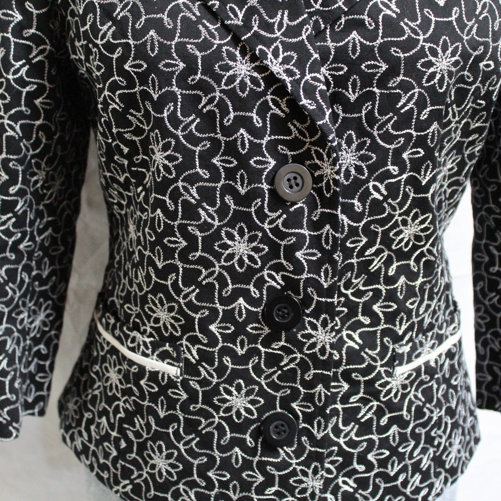 Floral Black and White Women's Suit Jacket